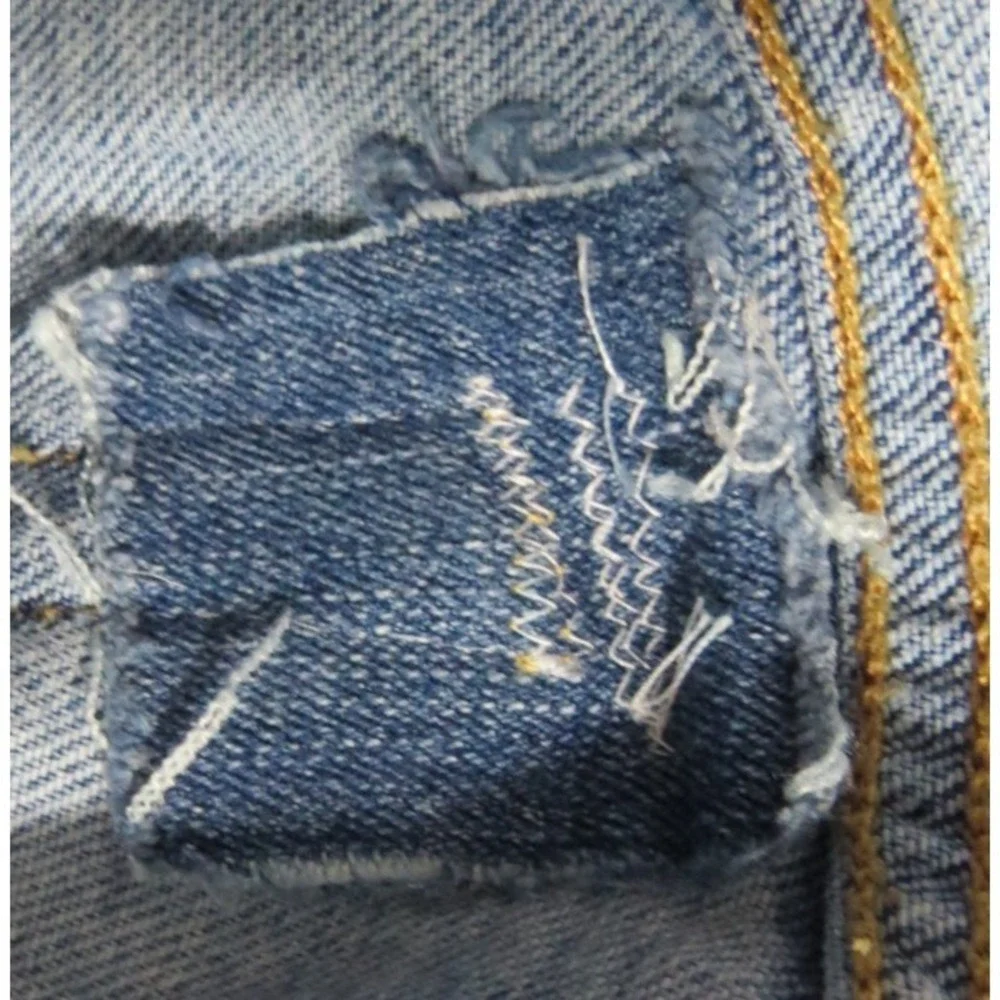 Levis has few